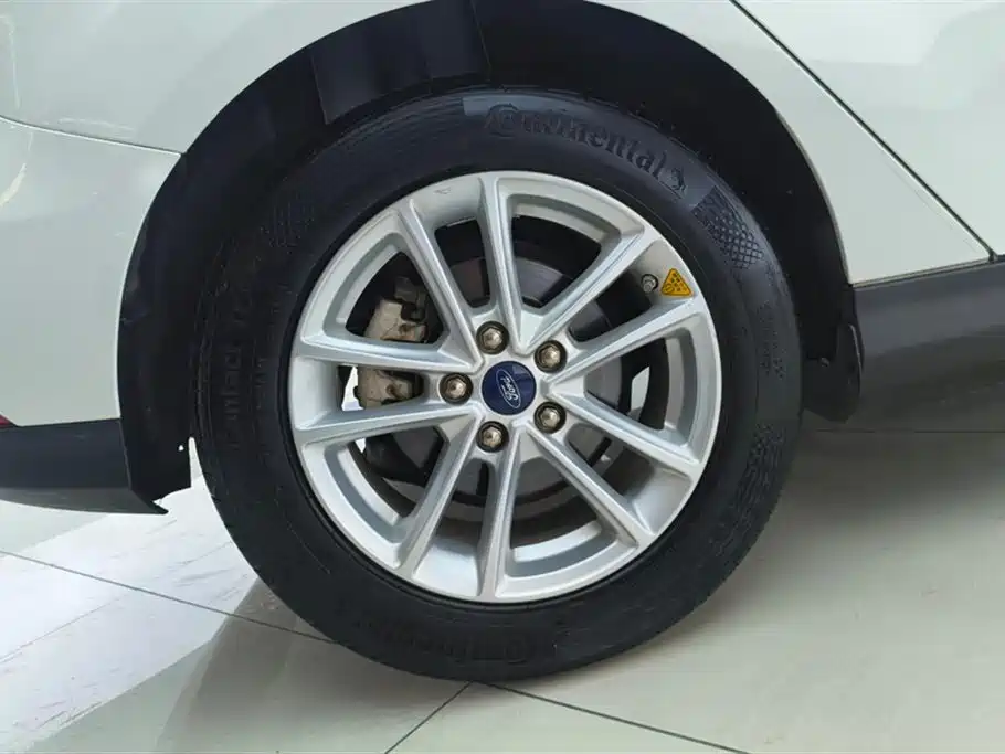 FORD FOX