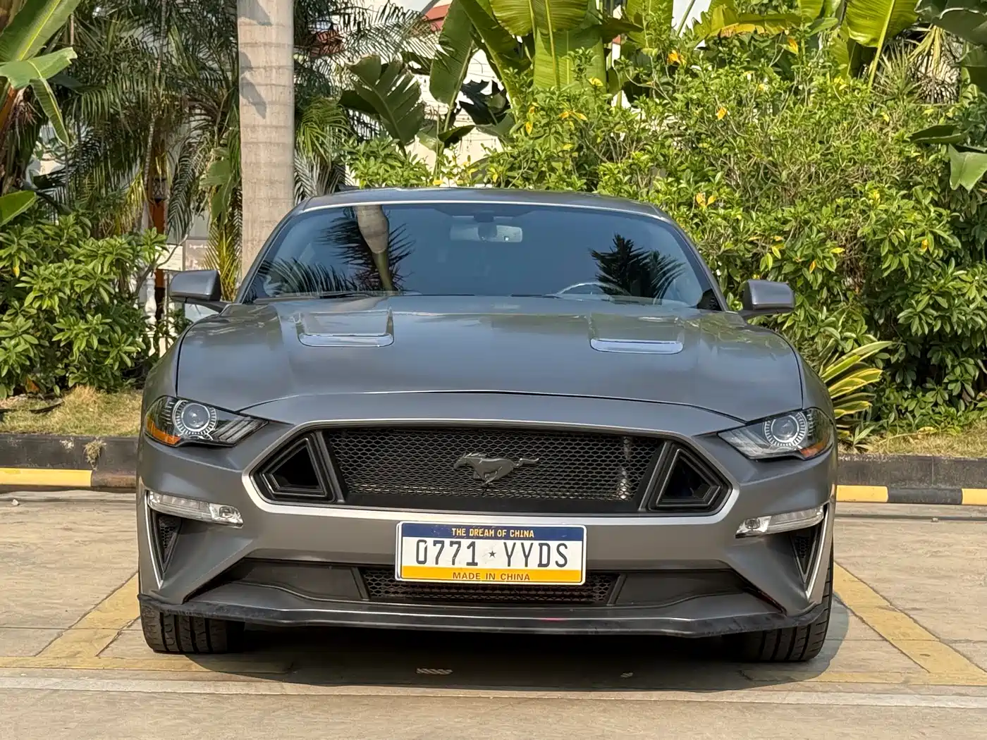 FORD MUSTANG