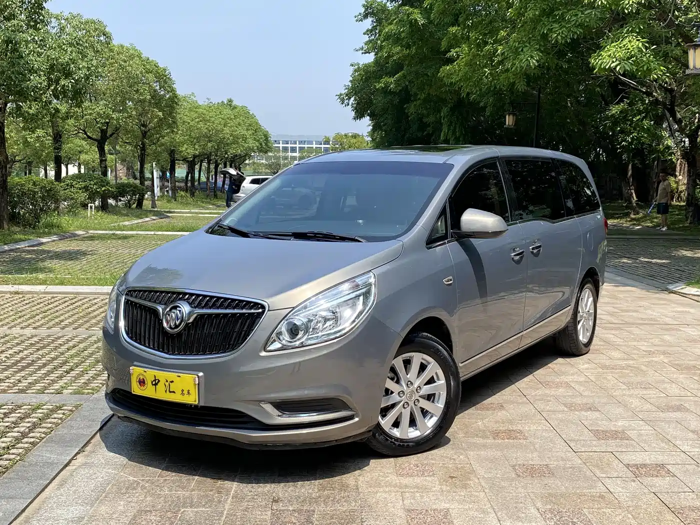 Buick GL8 2018 28T Luxury Model China VI