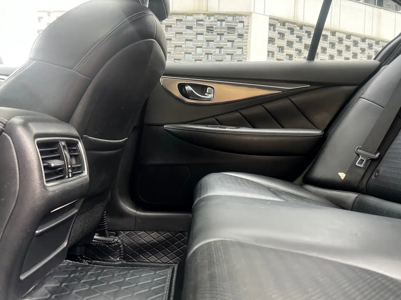 Infiniti Q50L 2015 2.0T Sport фото 24