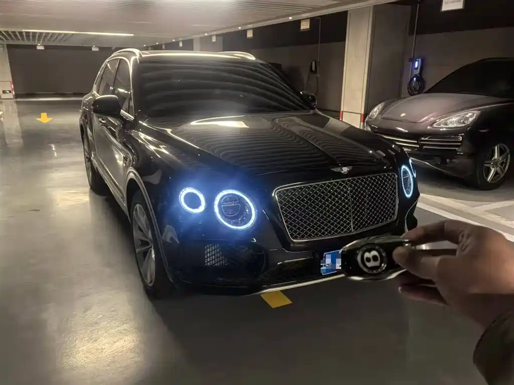 Bentley Bentayga Hybrid 2019 3.0T PHEV фото 3