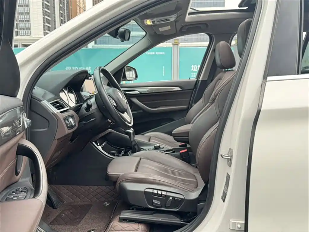 BMW X1 2019 sDrive18Li Premium Model фото 21