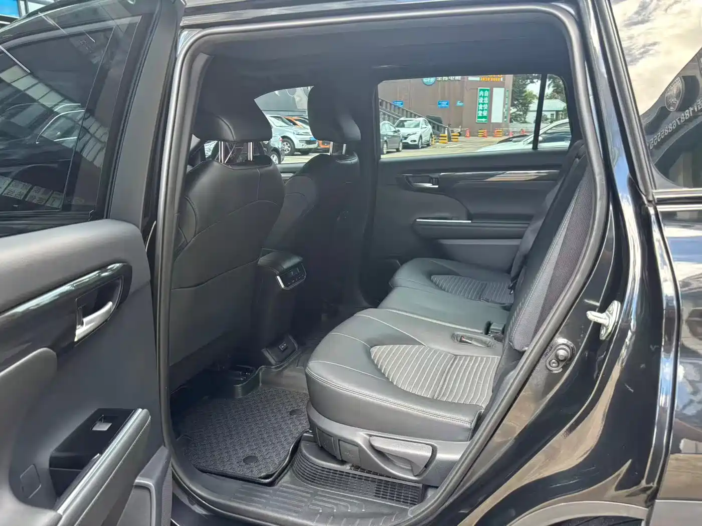 Toyota Crown Kluger 2022 2.5L HEV 4WD Luxury Edition фото 5