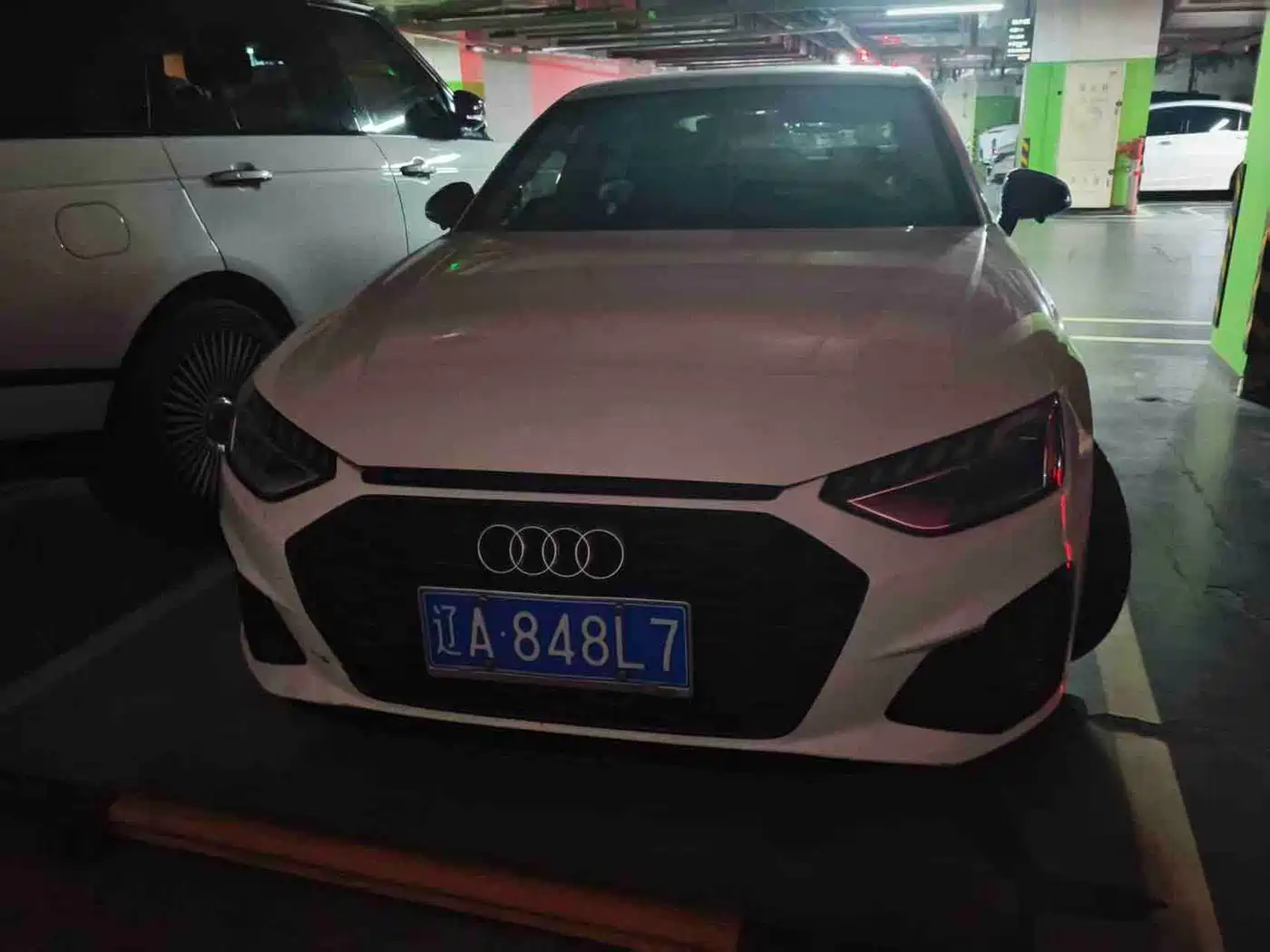 Photo 2 - Audi A4L