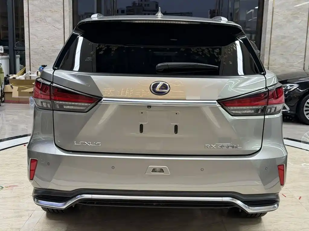 Фото 5 - Lexus RX