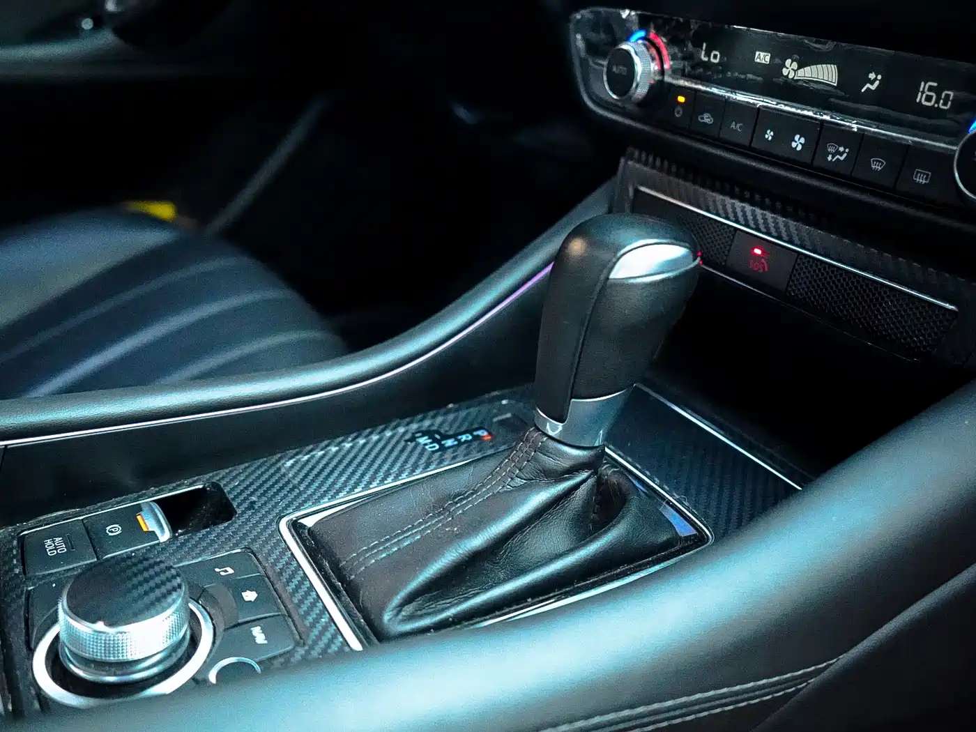 Mazda Atenza 2020 2.0L Skyactiv Luxury фото 21