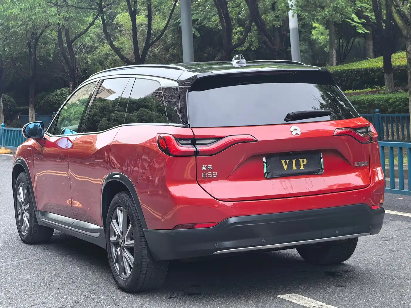 NIO ES8 2019 2018 425KM Base Edition 6-Seater