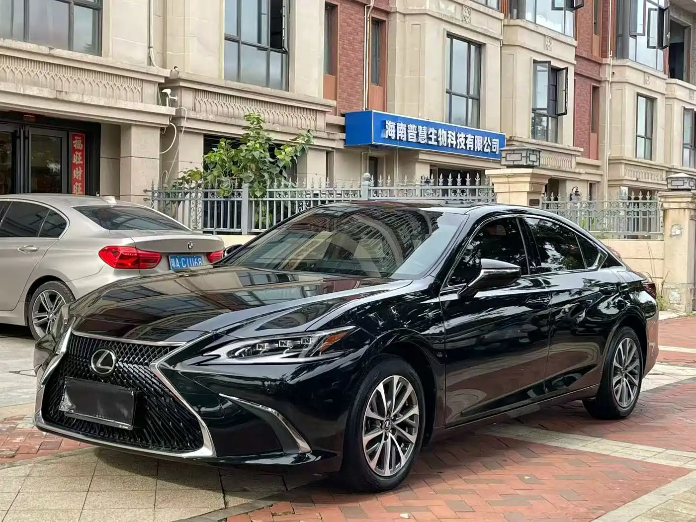 Lexus ES 2023 — пригон из Китая