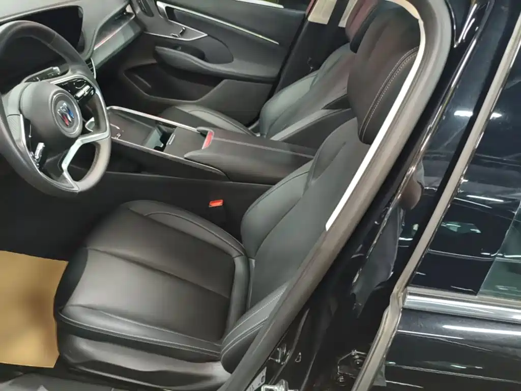 Photo 15 - Buick LaCrosse