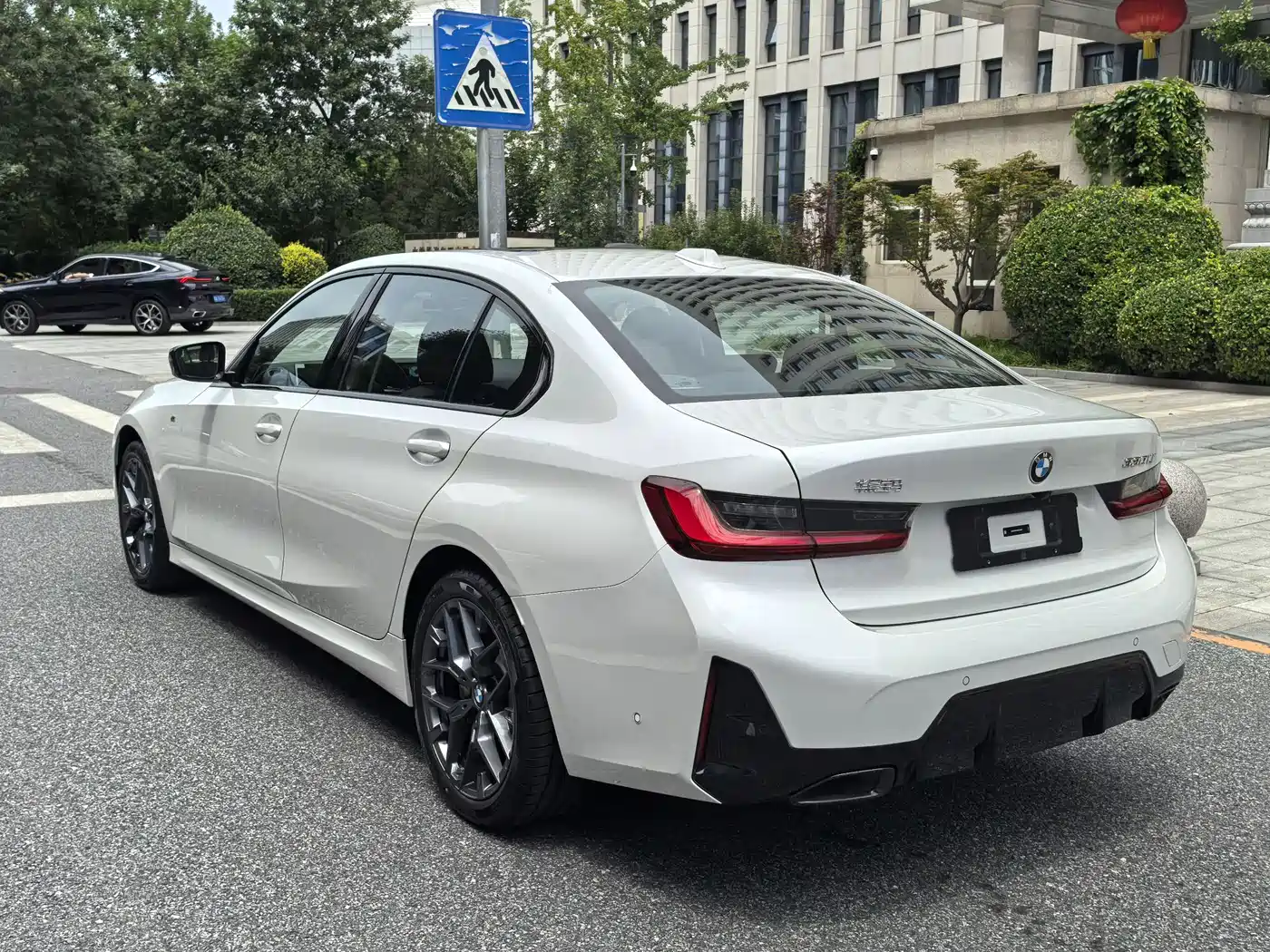 BMW 3 Series 2026 2026 330Li M Sport Shadowline Package