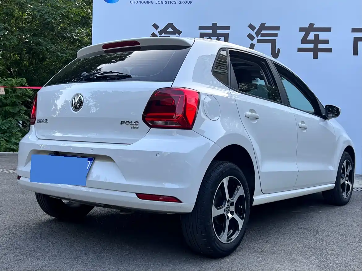 Volkswagen Polo 2016 1.6L Automatic Comfort фото 31