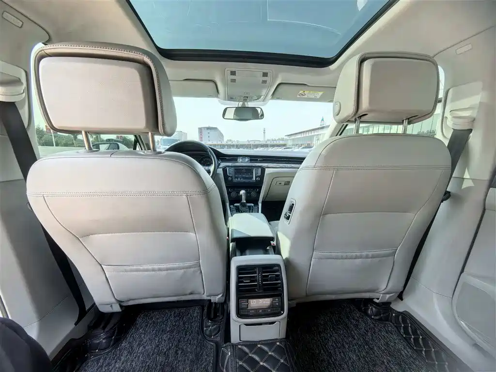 Volkswagen Magotan 2017 380TSI DSG Luxury фото 13