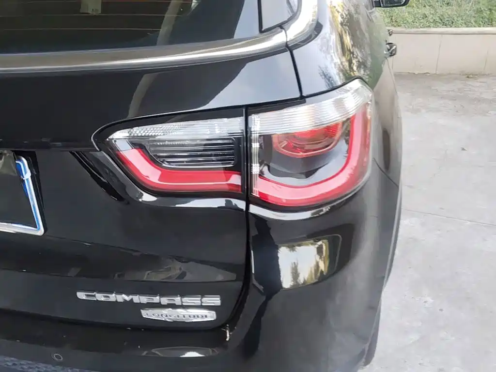 Фото 8 - Jeep Compass