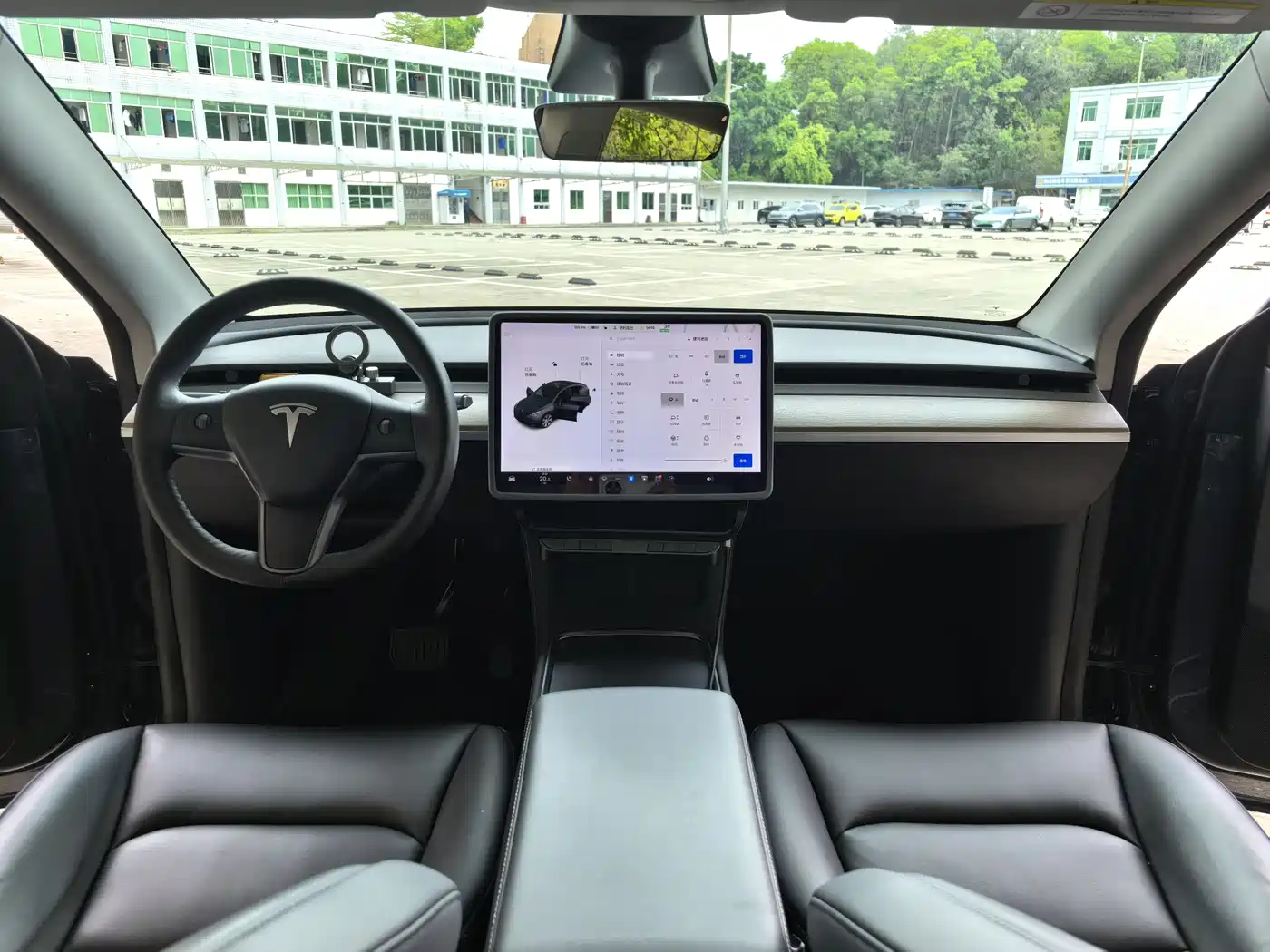 TESLA MODEL Y