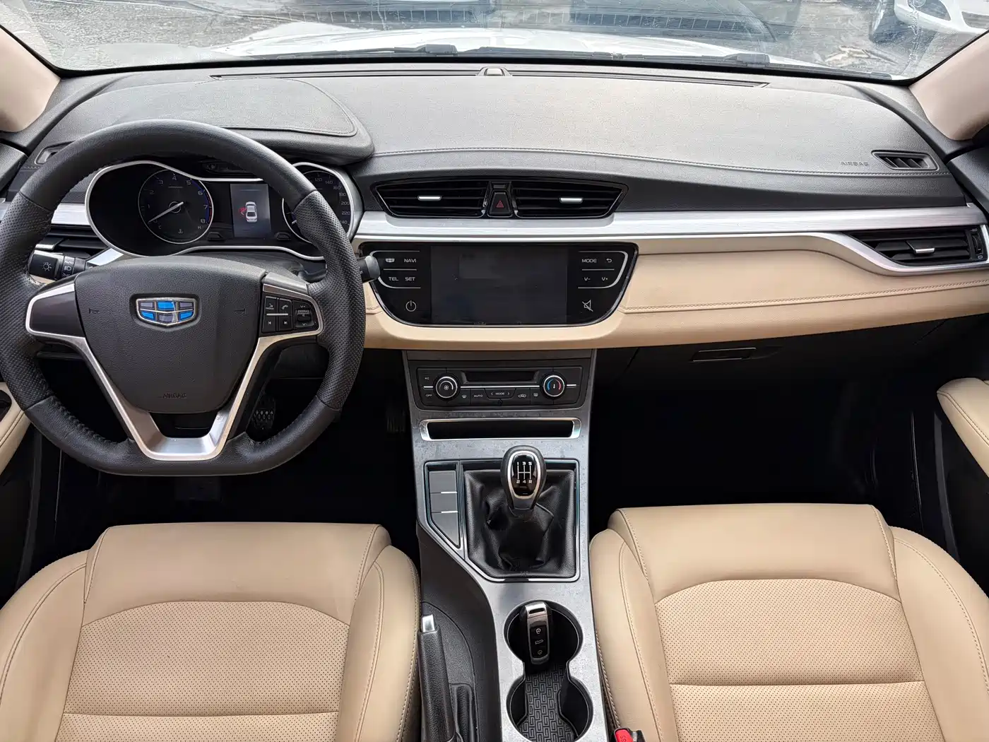Фото 10 - Geely Emgrand