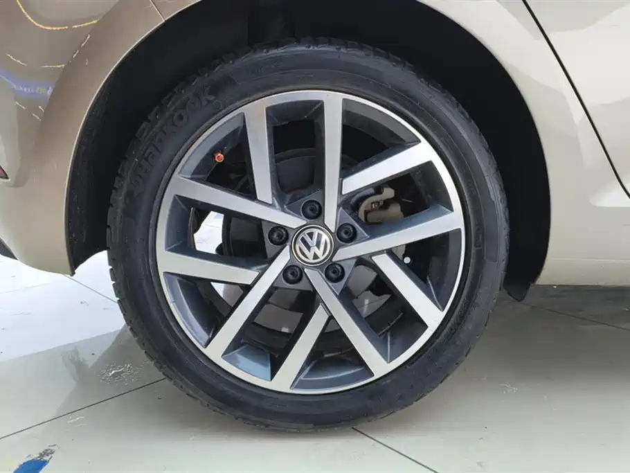 Volkswagen Golf 2020 Beloved Edition 280TSI DSG Comfort фото 6