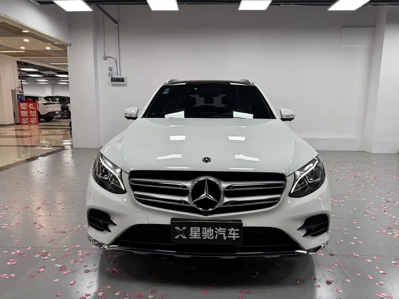 Mercedes-Benz GLC 2019 Facelift GLC 260 L 4MATIC Luxury фото 2
