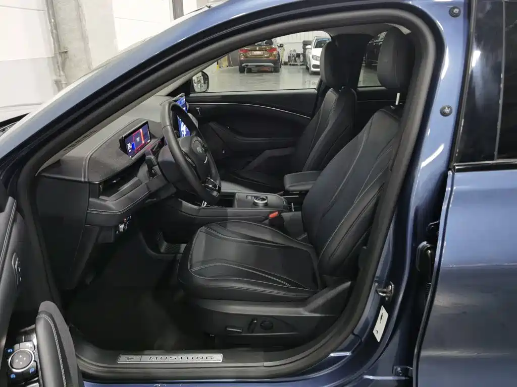 Ford Mustang Mach-E 2023 2021 Boundless RWD Luxury (Long Range)