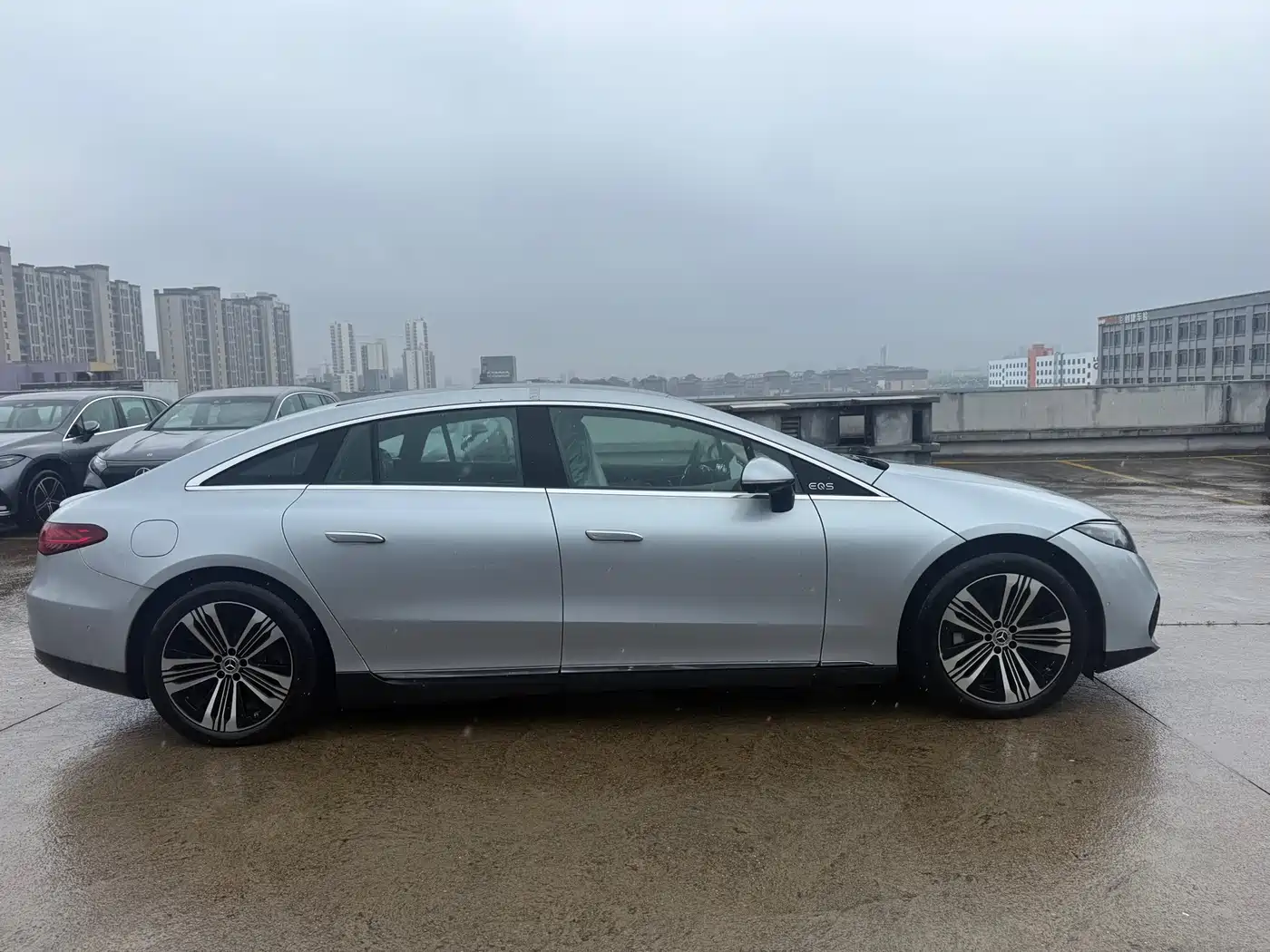MERCEDES-BENZ EQS