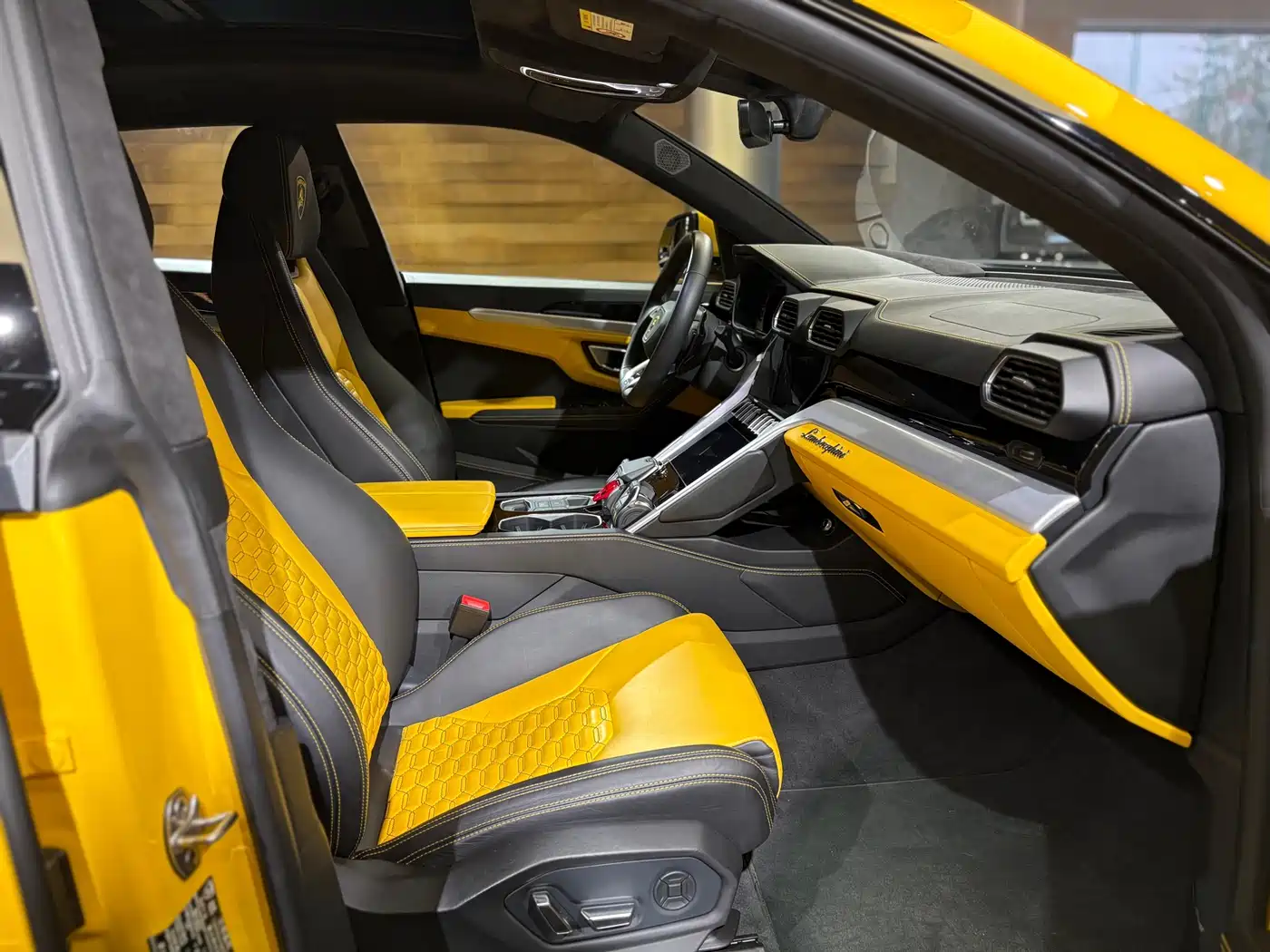 Lamborghini Urus 2018 4.0T V8 фото 17
