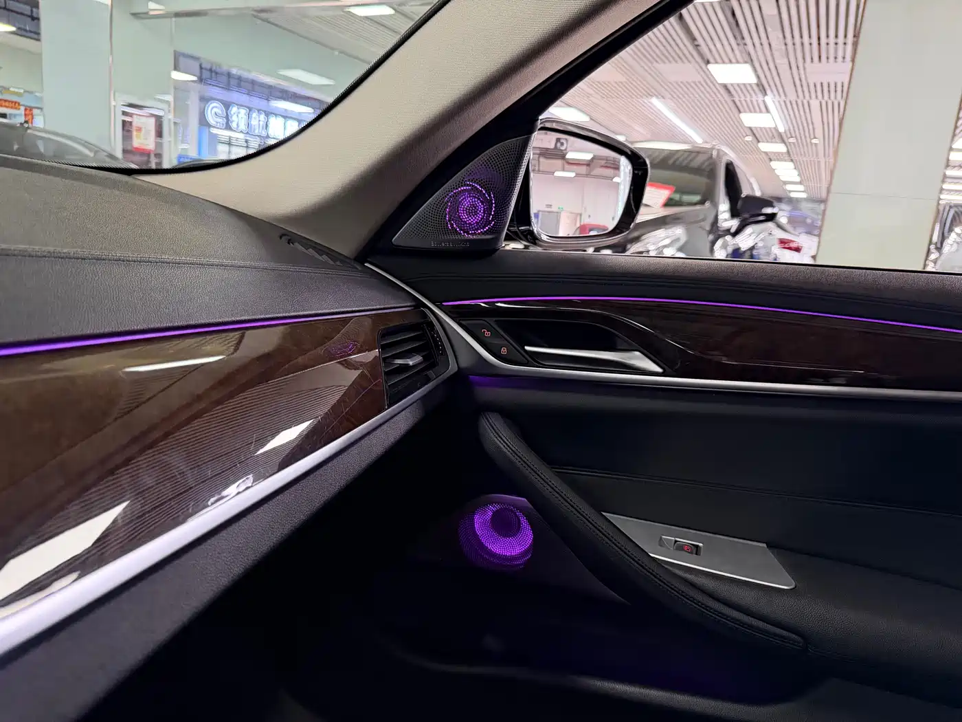 BMW 5 Series 2018 525Li Luxury Package фото 23