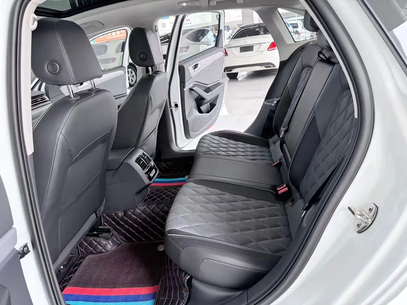 Volkswagen Sagitar 2023 300TSI DSG Surpassing Edition фото 6