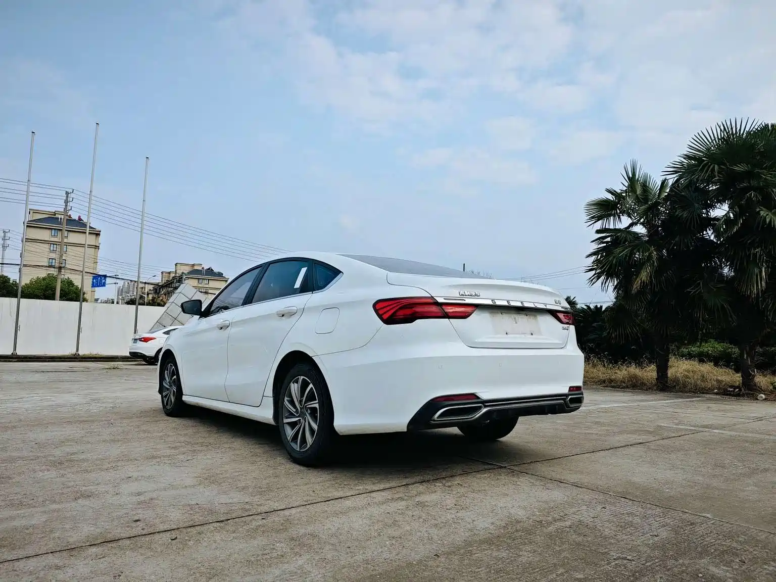 Фото 13 - Geely Binrui