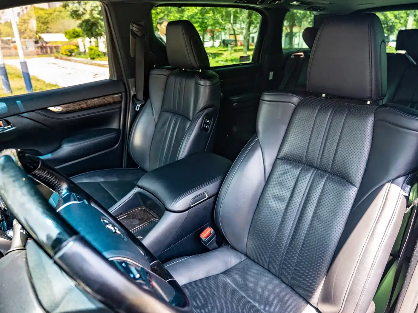 Toyota Vellfire 2020 Twin Engine 2.5L HV Premium Edition фото 11