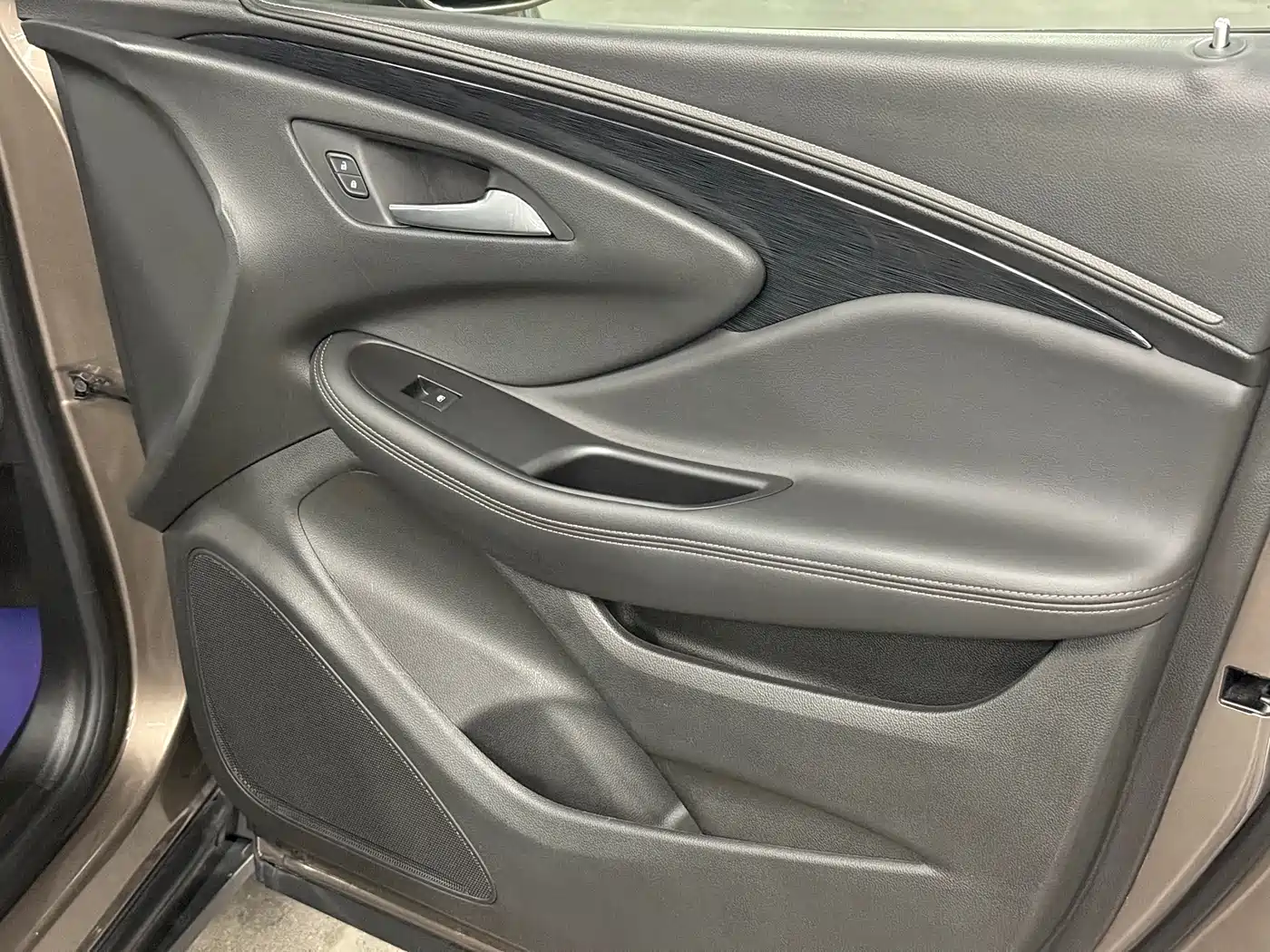Buick Envision Plus 2017 20T FWD Premium фото 17