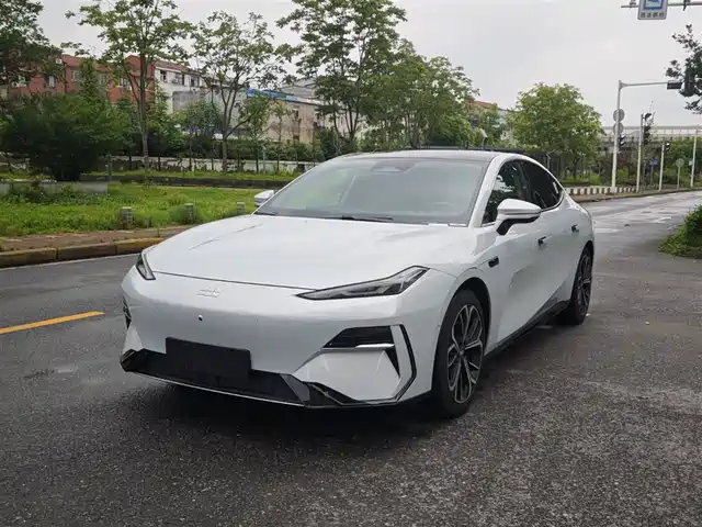 Geely Galaxy E8 2025 700km Long Voyage Smart Drive Edition