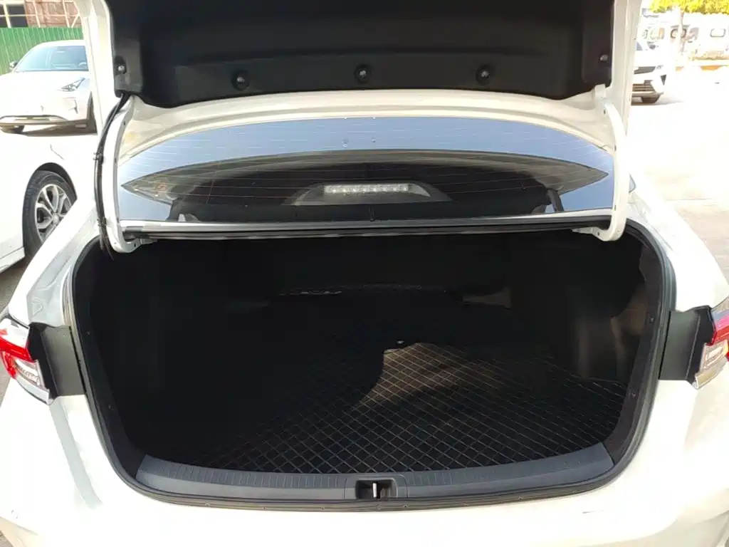 Photo 19 - Toyota Corolla