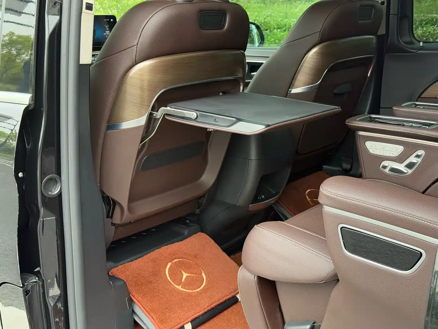Mercedes-Benz V-Class 2022 V 260 L Long Wheelbase Luxury Edition фото 9