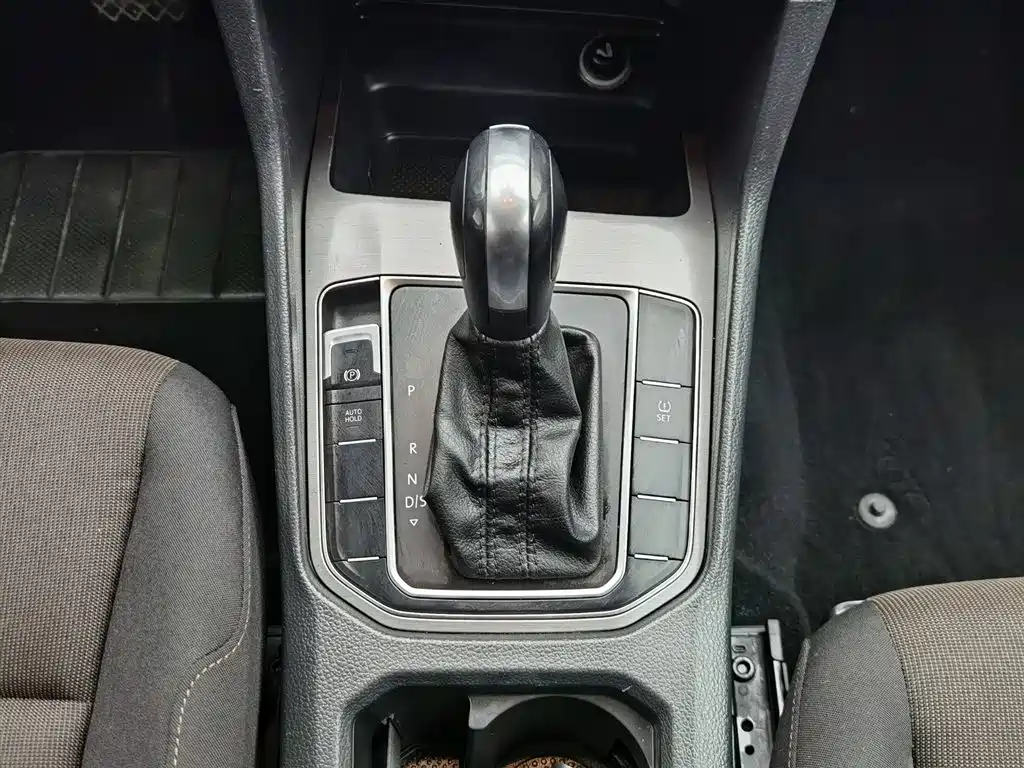 Volkswagen Golf Sportsvan 2016 1.6L Automatic Comfort фото 13