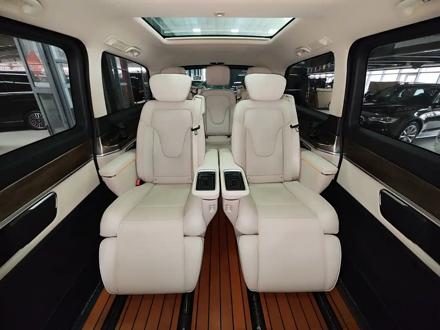 MERCEDES-BENZ V CLASS