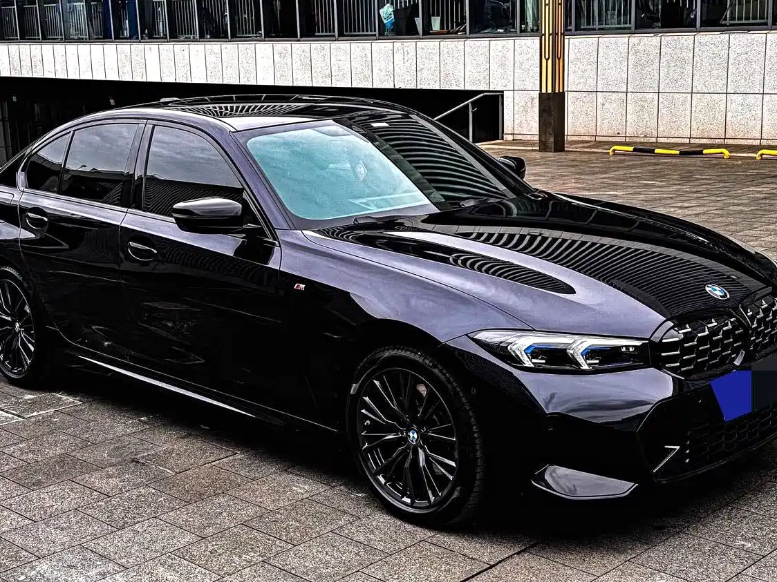 BMW 3 Series 2024 330i M Sport Shadowline Package фото 3