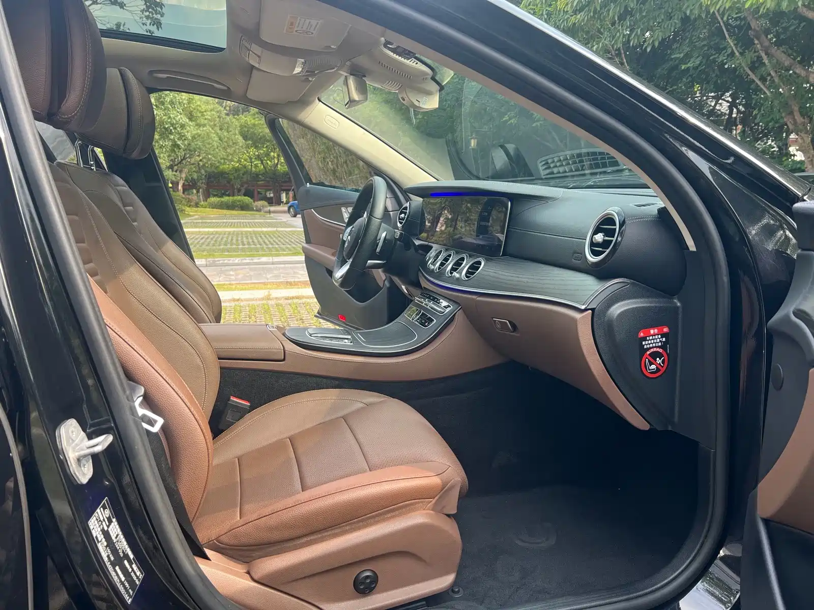 Фото 24 - Mercedes-Benz E-Class