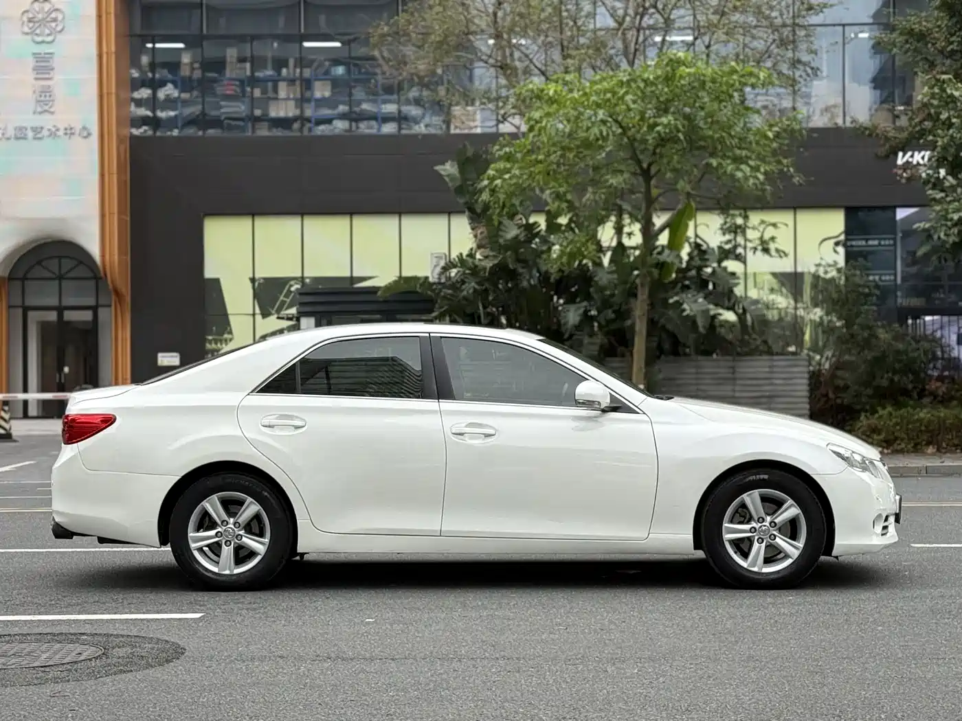 Toyota Reiz 2010 2.5V Elegance Elite Edition фото 7