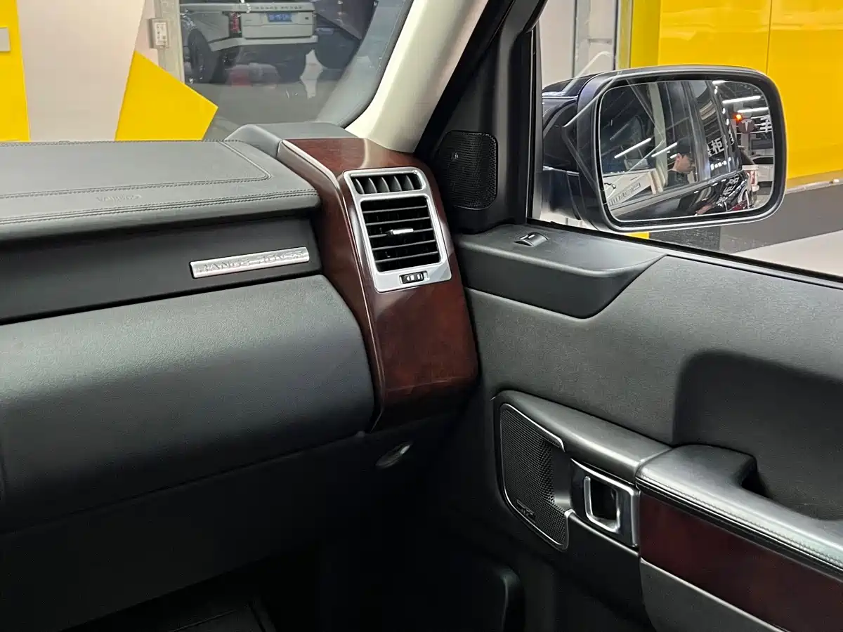 Land Rover Range Rover 2011 5.0 SC V8 фото 19