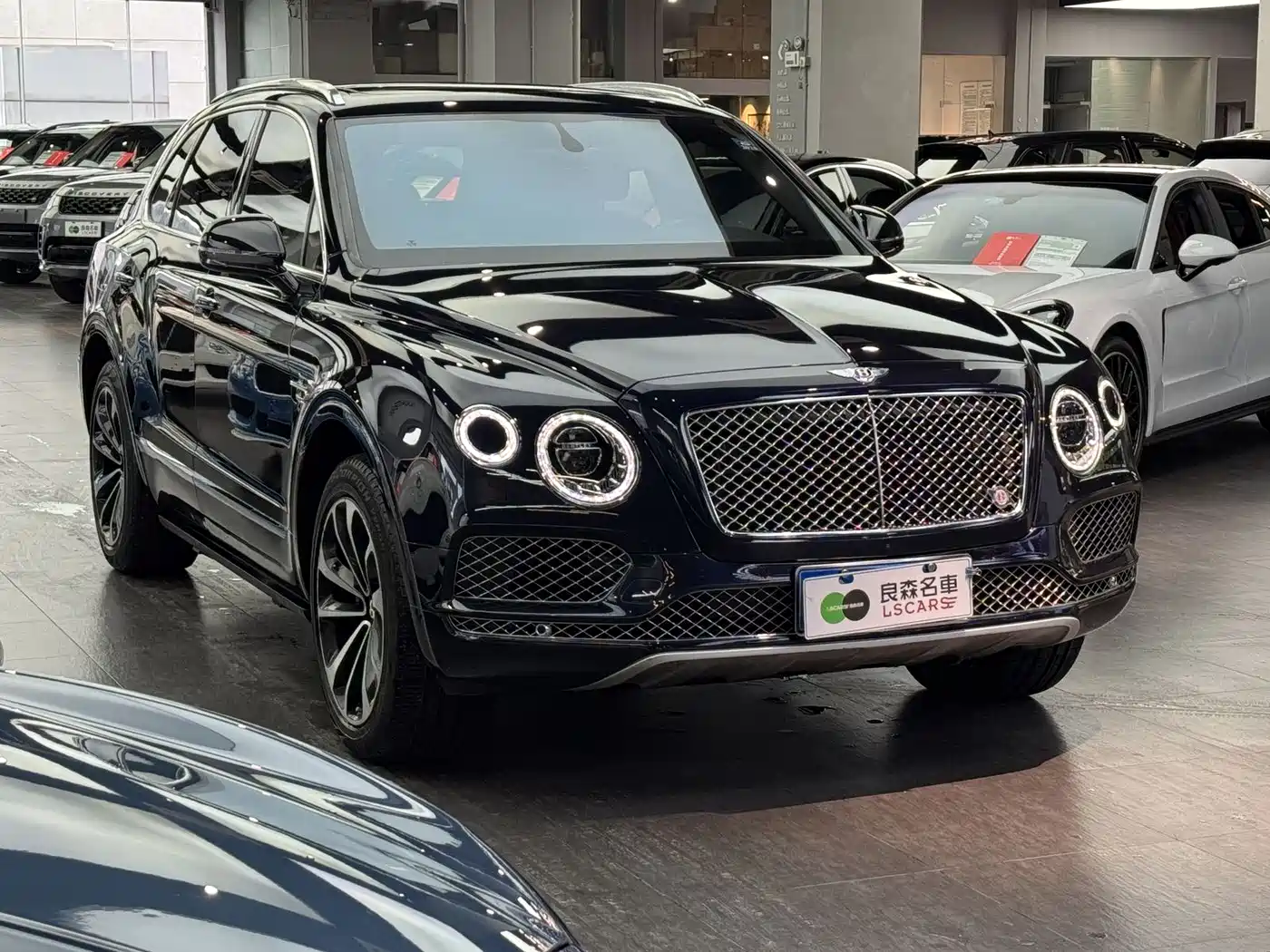Bentley Bentayga 2017 2016 6.0T Standard Edition