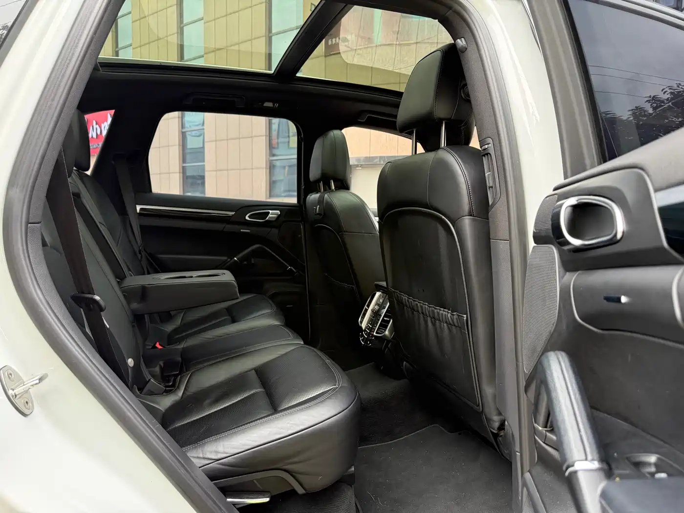 Porsche Cayenne 2014 Cayenne Platinum Edition 3.0T фото 30