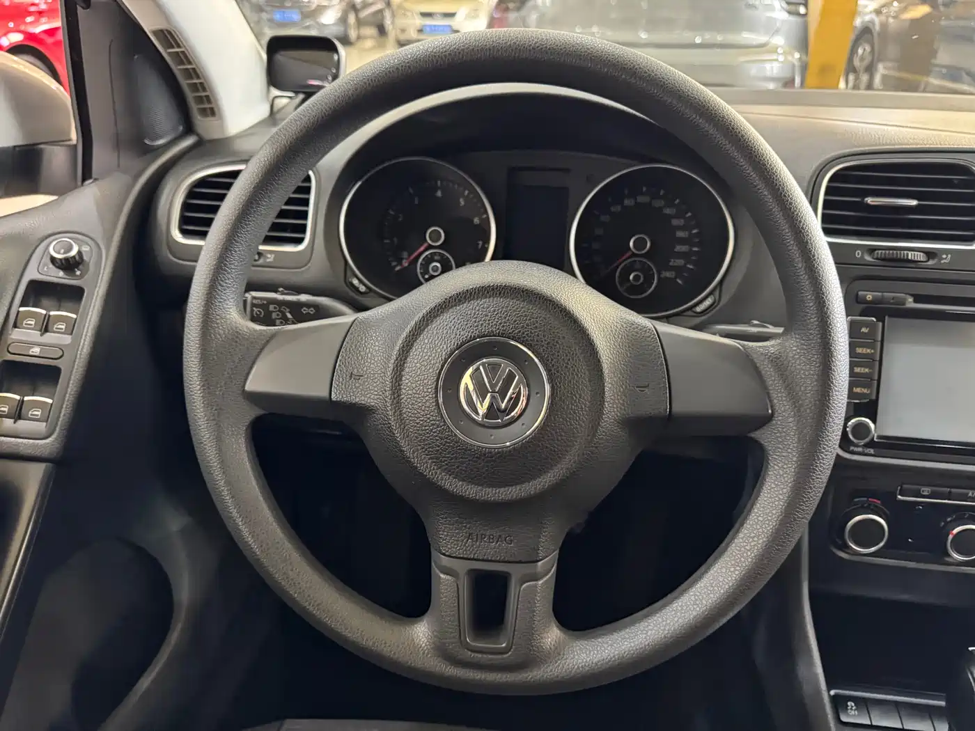 Volkswagen Golf 2012 1.6 Automatic Fashion Type фото 7