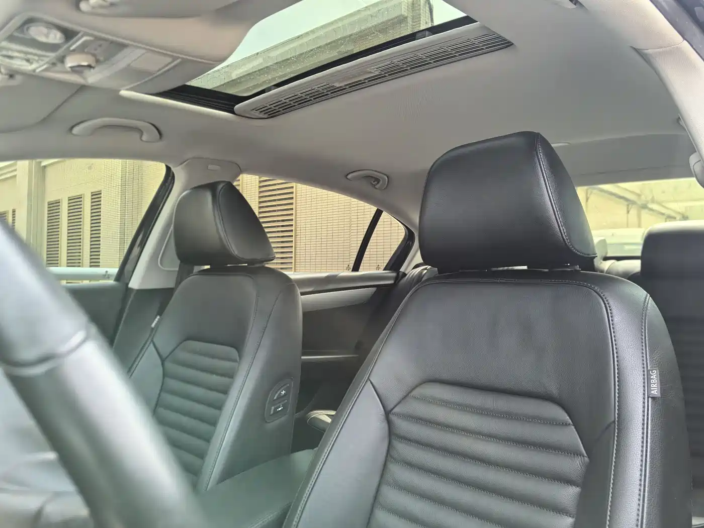 Volkswagen Magotan 2015 1.8TSI Leading фото 36