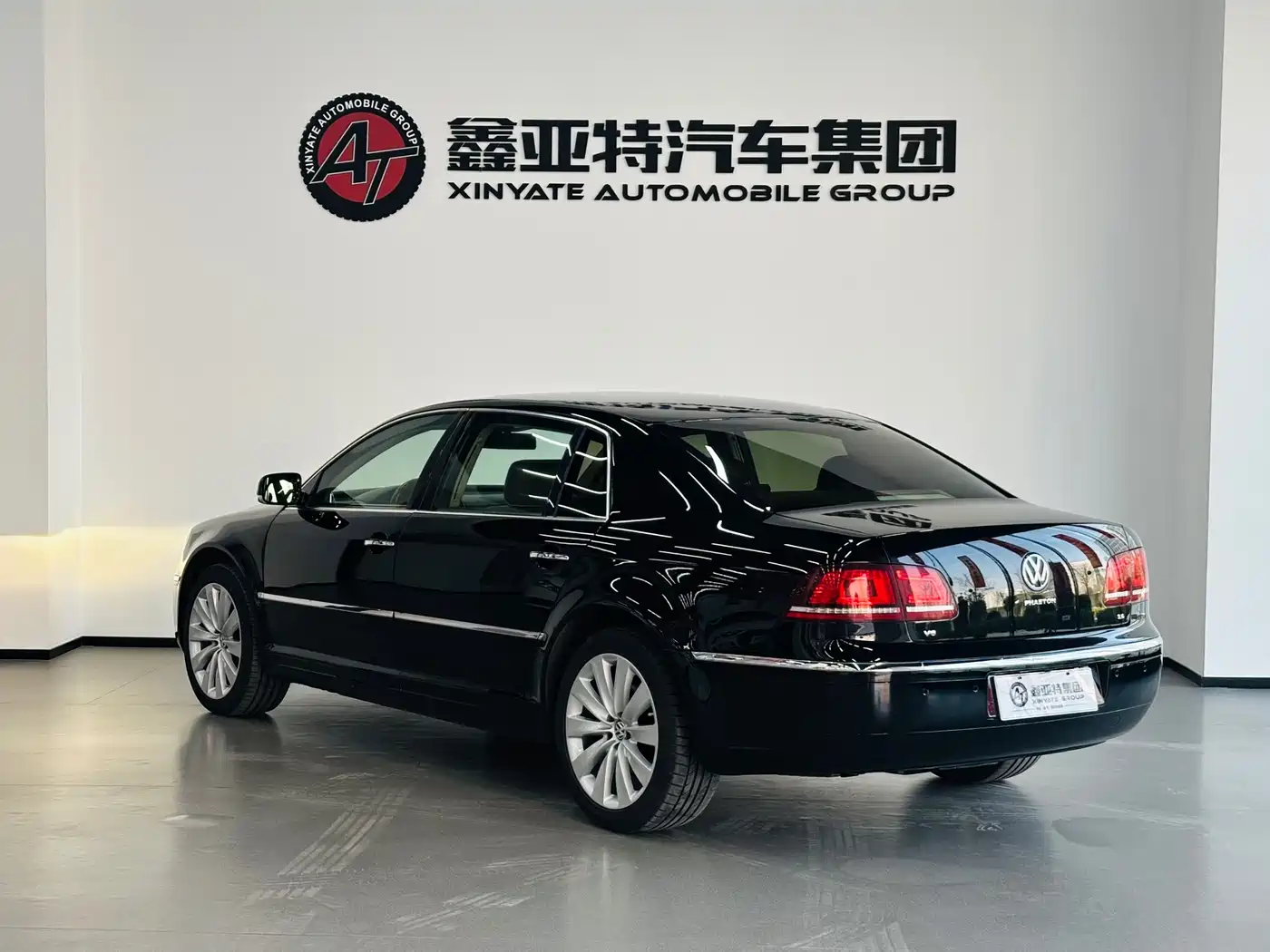 Volkswagen Phaeton 2012 3.6L Premium Custom фото 5
