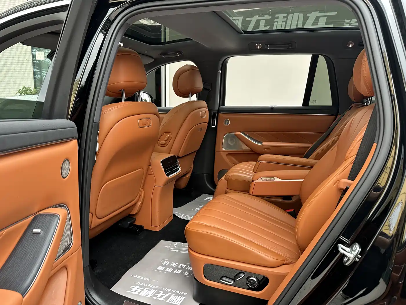 AITO Wenjie AITO M8 2025 Model Extended Range Max+ Edition 53.4kWh 6-Seater фото 7