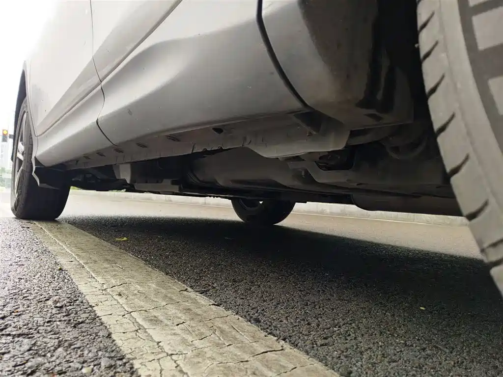 Toyota RAV4 Rongfang 2015 2.0L CVT 2WD Trend Edition фото 18