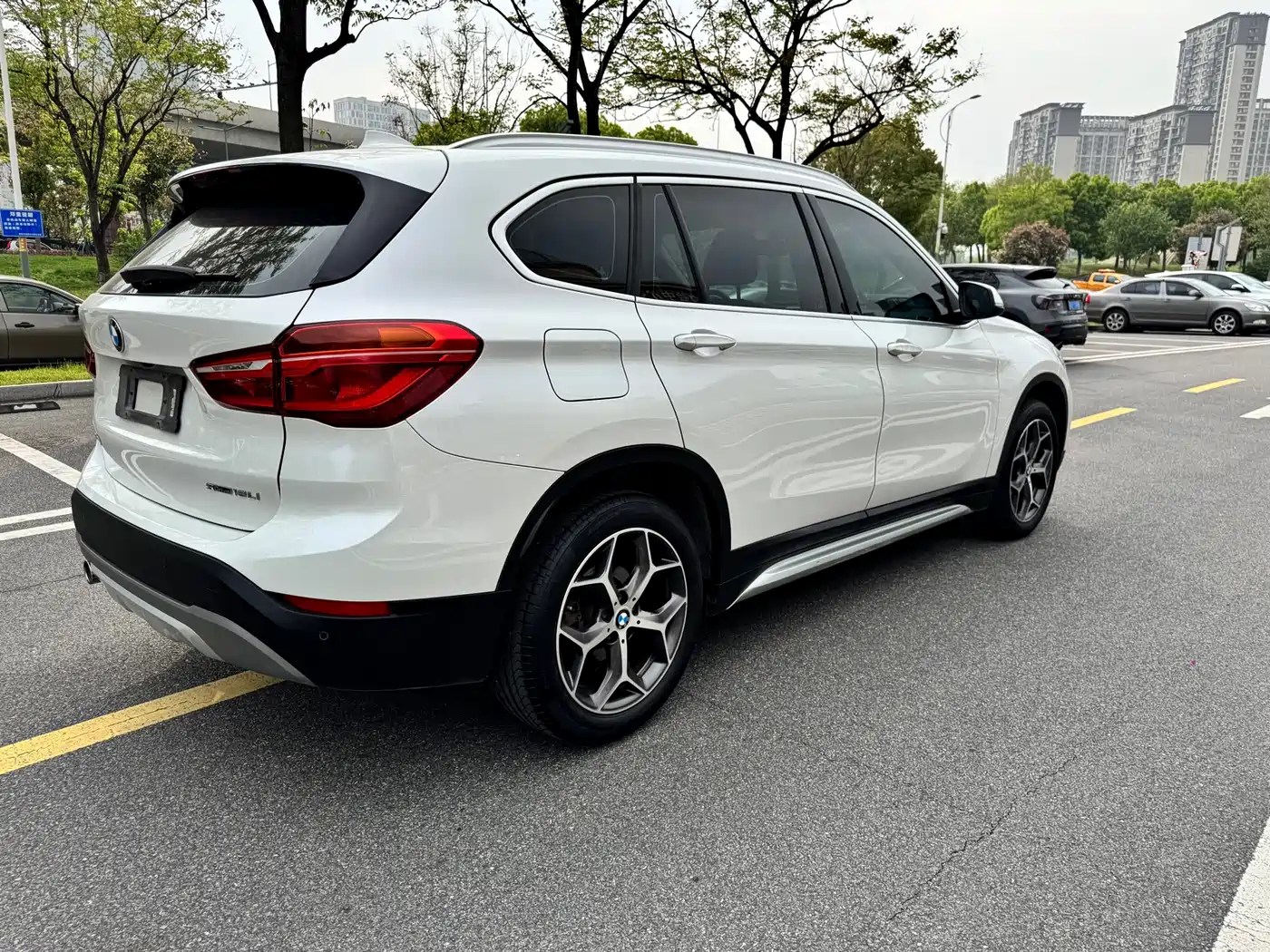 BMW X1 2019 sDrive18Li Premium Model фото 7