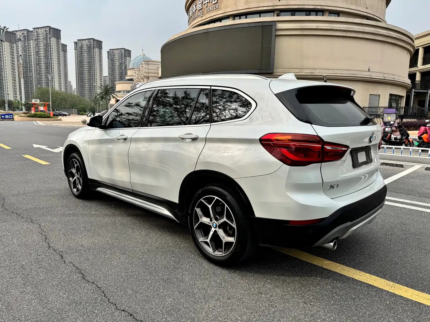 BMW X1 2019 sDrive18Li Premium Model фото 5