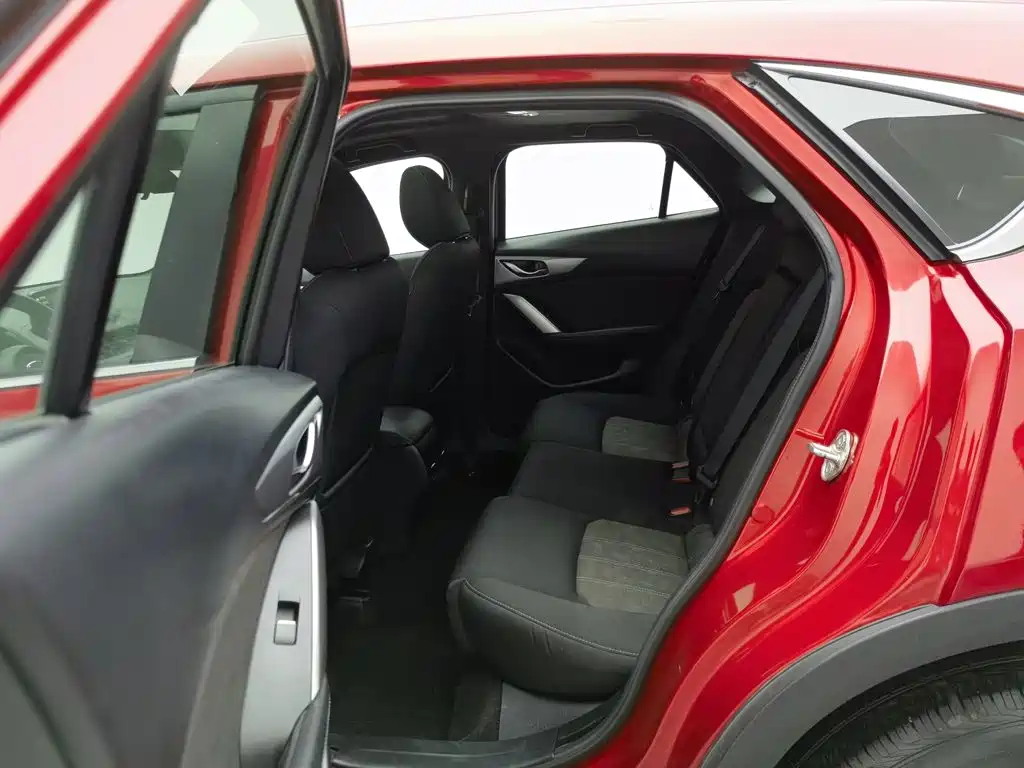 Фото 15 - Mazda CX-4