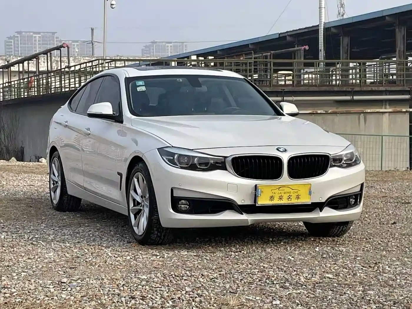 BMW 3 Series GT 2018 320i Fashion фото 3