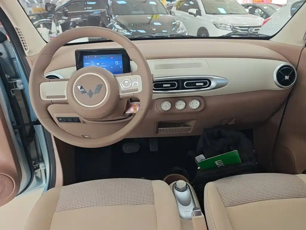 Photo 10 - Wuling Motors Hongguang MINIEV